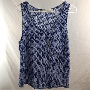 Sleeveless business casual blouse